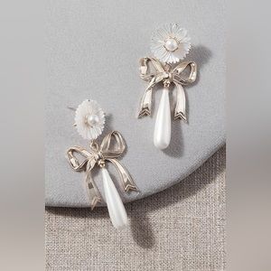 Rare BHLDN Nicola Bathie Plummer Earrings in Gold